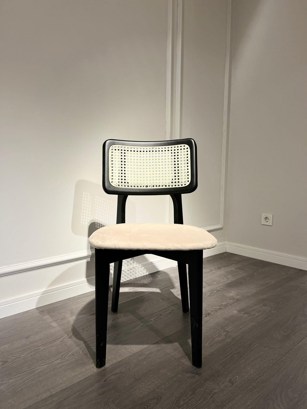 Μαύρο Τραπέζι Κουζίνας Τραπεζαρίας Ροτόντα 100 εκ διάμετρο με 4 Καρέκλες Σετ 117FRF1273