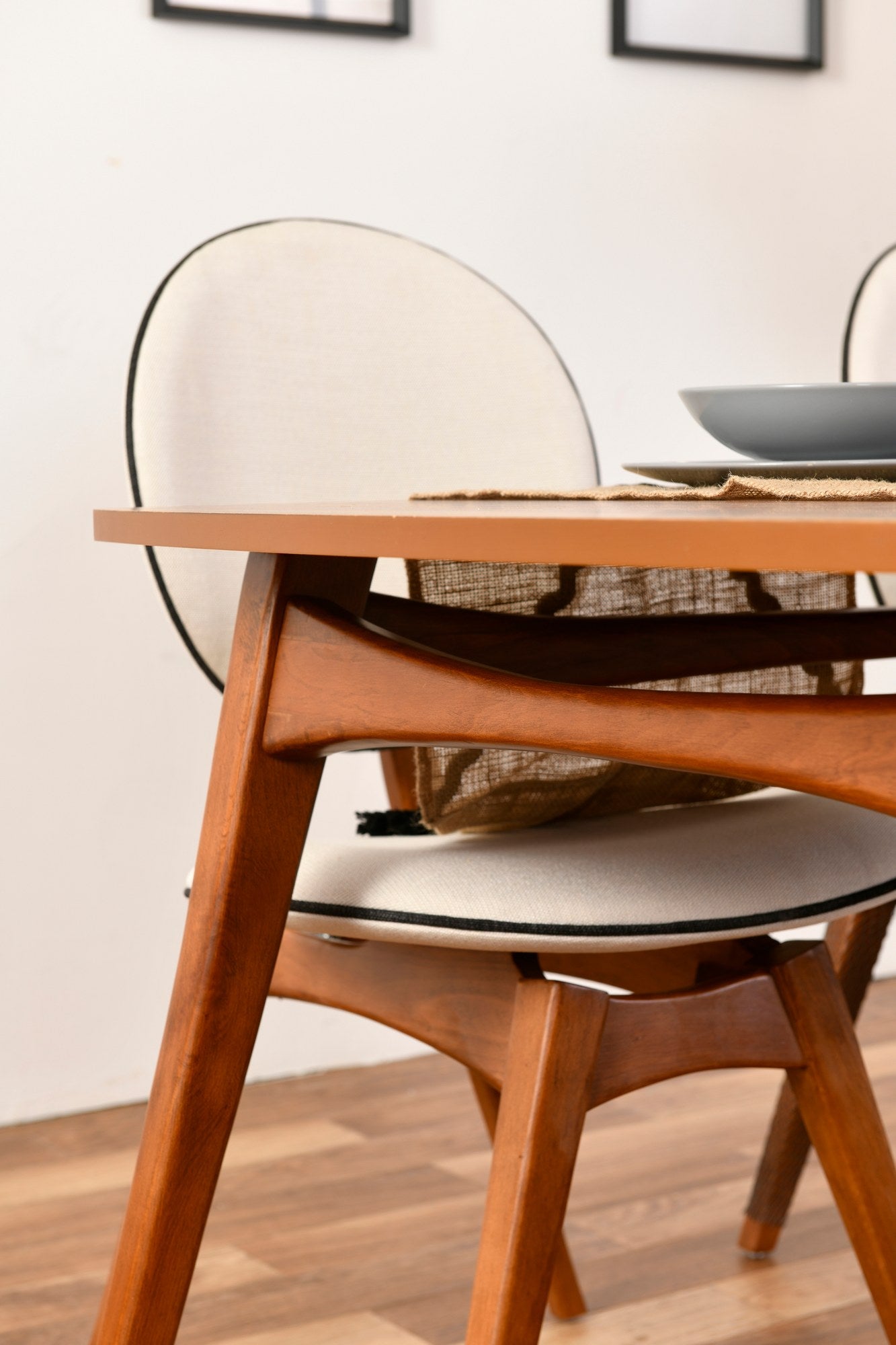 Τραπέζι Κουζίνας Τραπεζαρίας με 2 Καρέκλες και Παγκάκι σετ Τραπέζι Φαγητού Σετ 998VOW1174