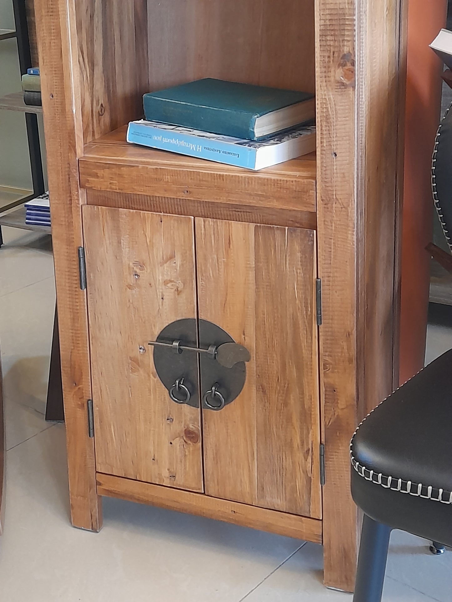 Ψηλό Ντουλάπι Βιβλιοθήκη Καθιστικού Ψηλό Ράφι Μασίφ Ξύλο Έπιπλο  1246036