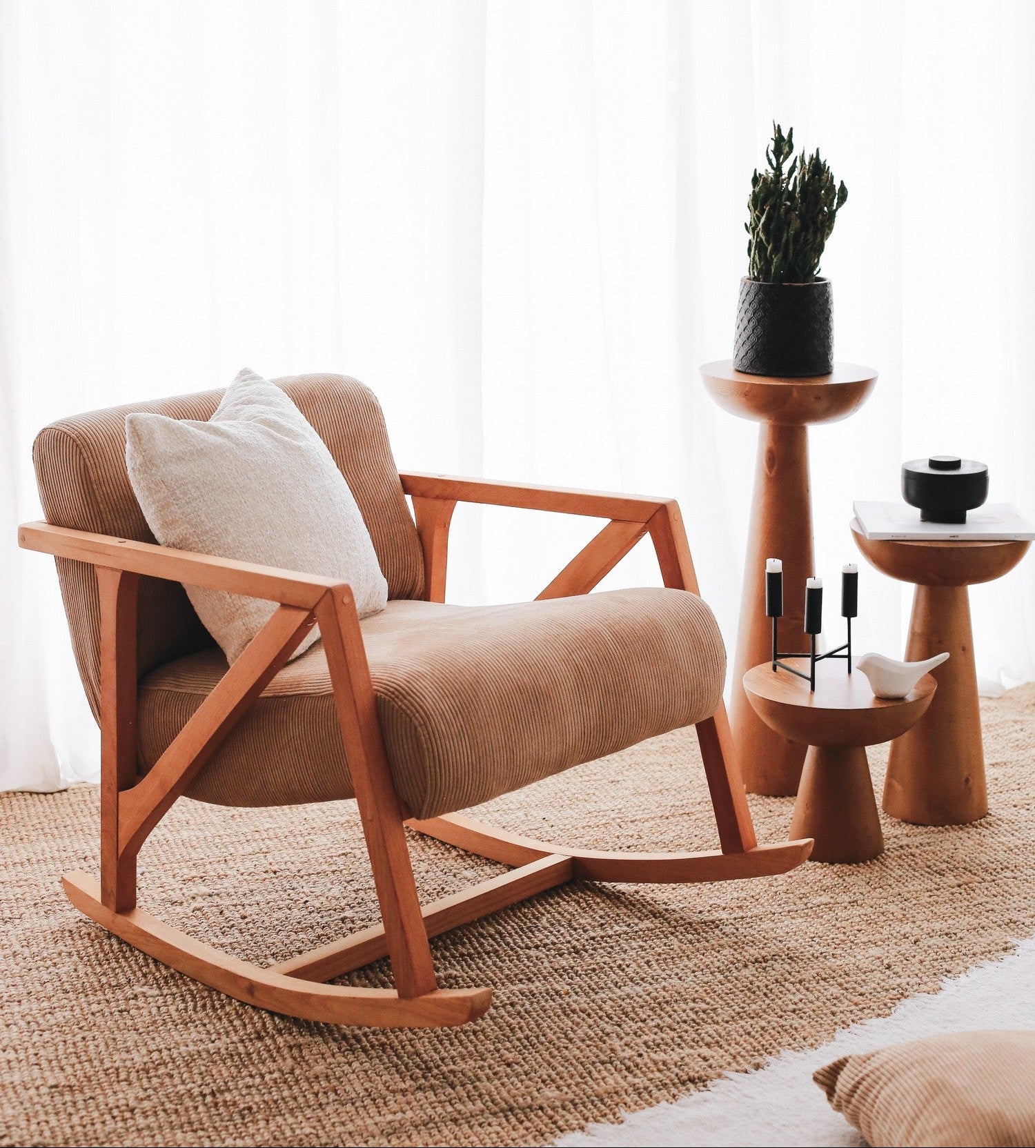 Κουνιστή Πολυθρόνα Βελούδινη