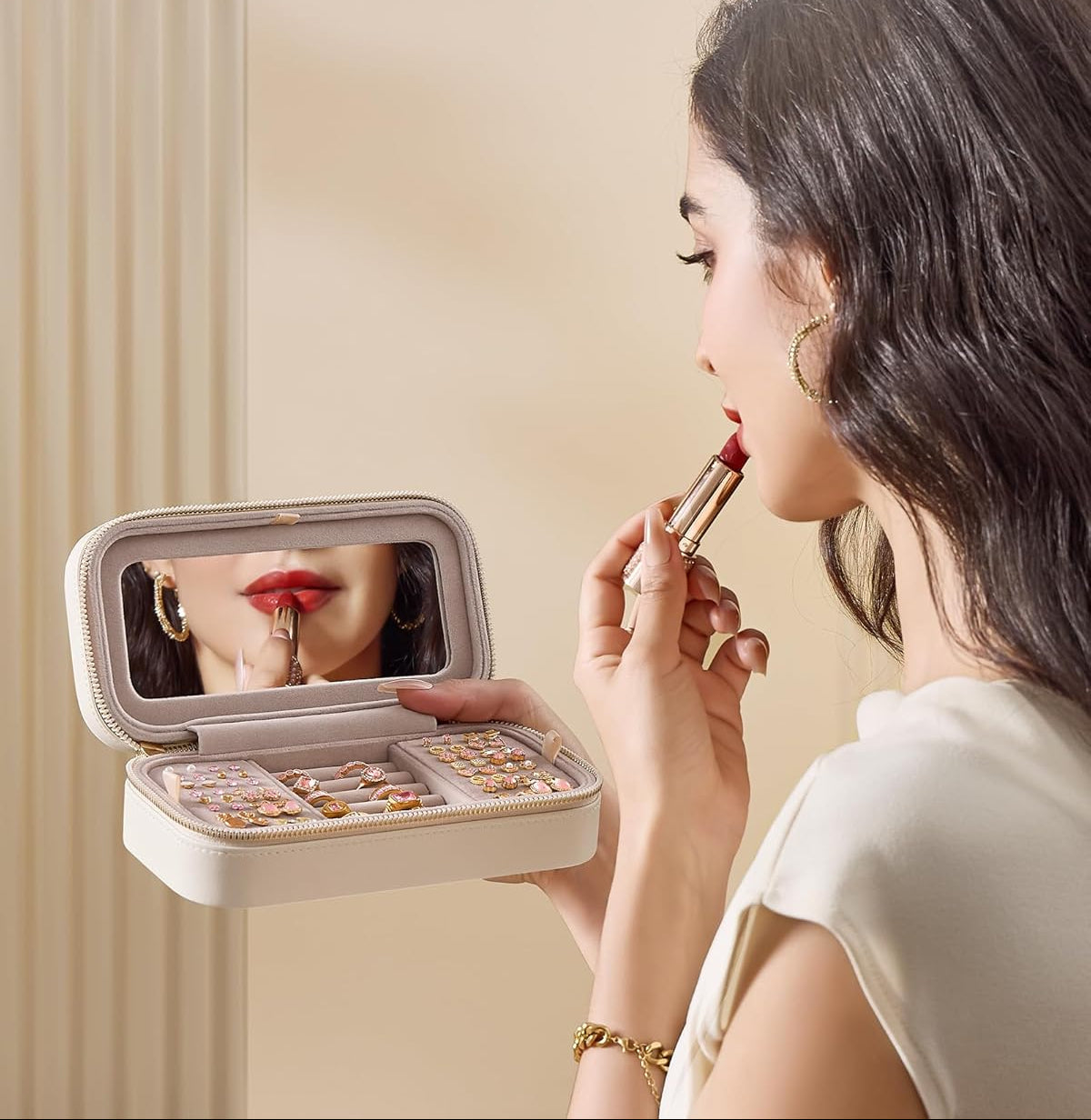 Κουτί Κοσμημάτων Ταξιδιού Νεσέρ Θήκη Κοσμημάτων με Καθρέφτη 10,5 x 20,5 x 6 εκ με φερμουάρ ιδέα για δώρο Εκρού Μπουντουάρ JB-C180W01
