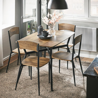 Τραπεζαρία με 4 καρέκλες