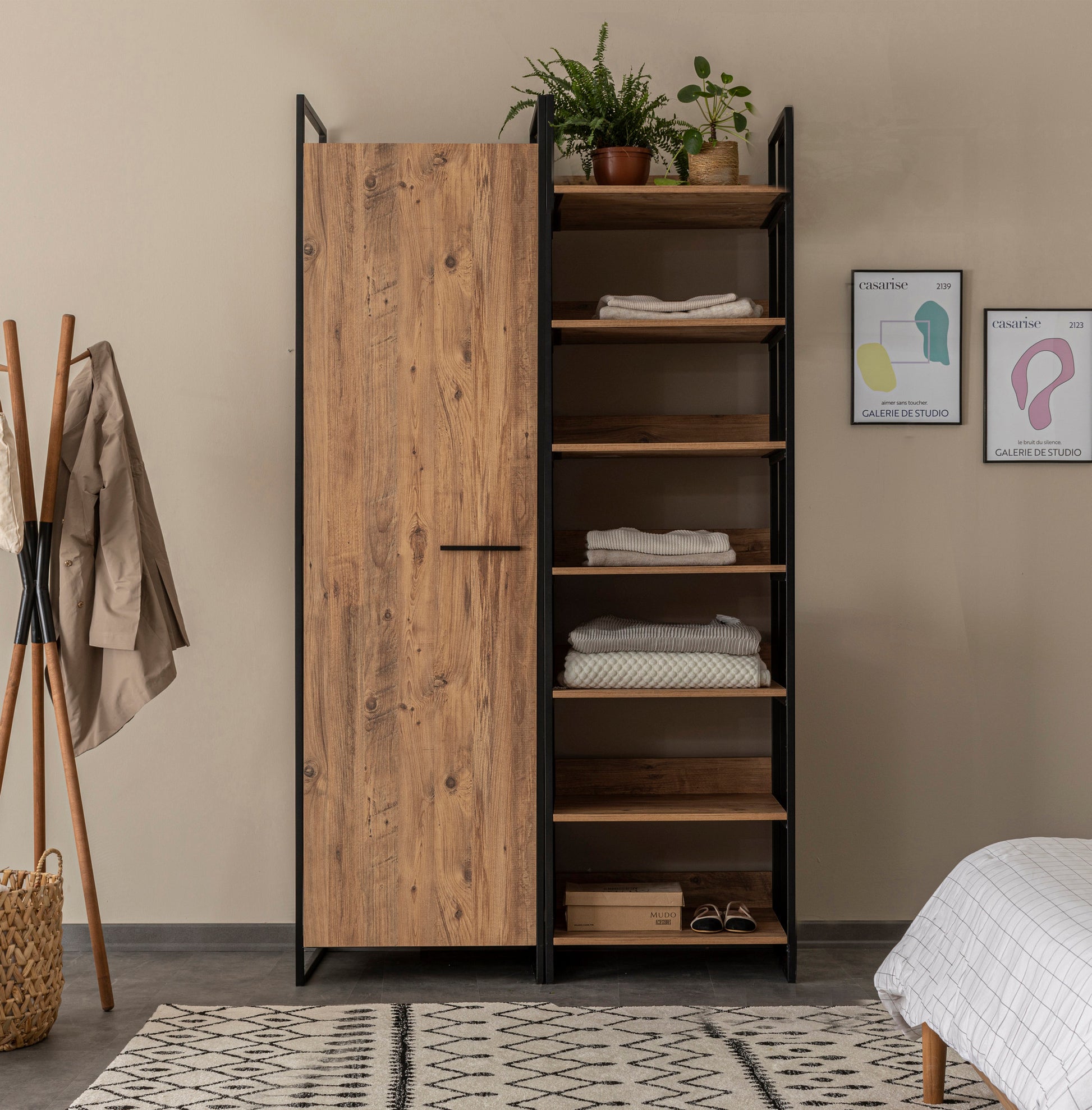 Ανοιχτή Ντουλάπα Ραφιέρα Κρεβατοκάμαρας