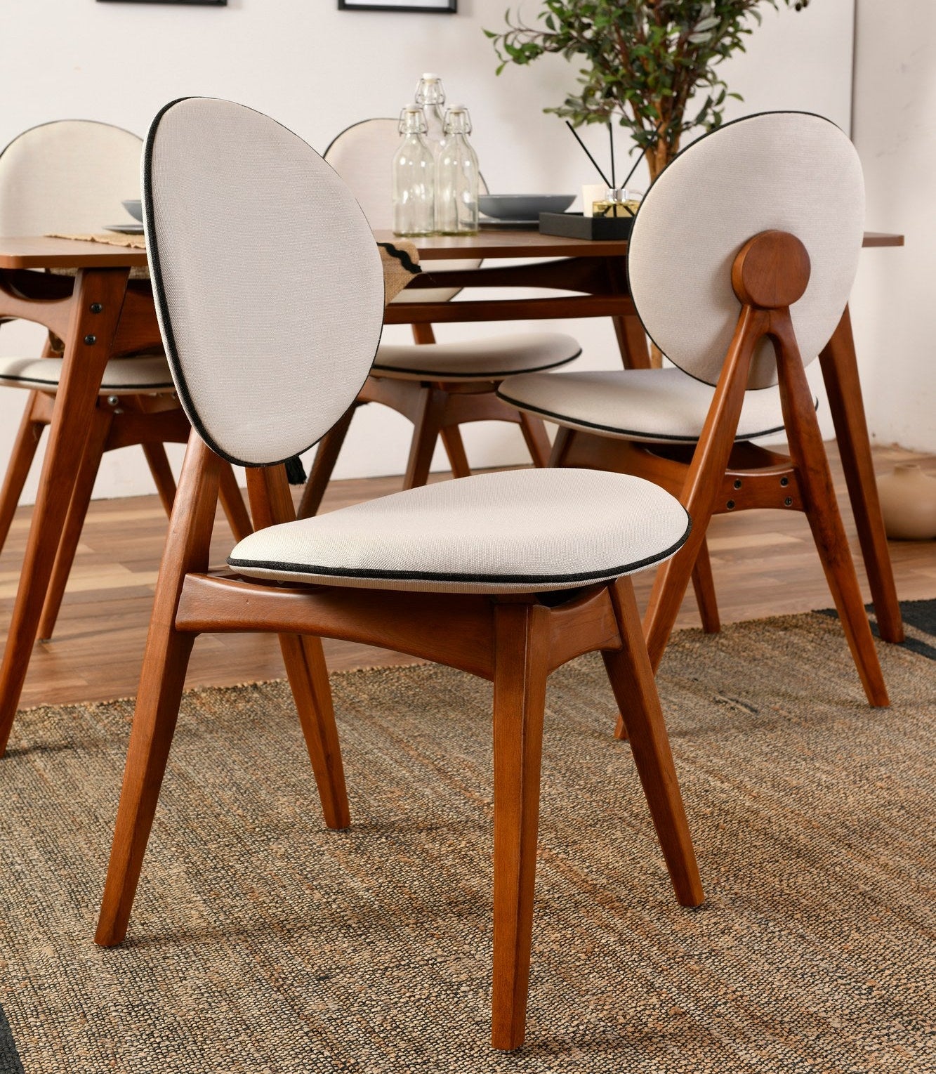 Μοντέρνο Τραπέζι Κουζίνας Τραπεζαρίας Σκανδιναβικό Σετ με 4 Καρέκλες Κρεμ Τραπέζι 160 εκ 998VOW2129