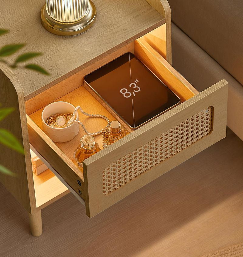 Τραπεζάκι Βοηθητικό Κομοδίνο Boho Δρυς με Συρτάρι με Σταθμό Φόρτισης και Αισθητήρα Κίνησης LE-T617Y02