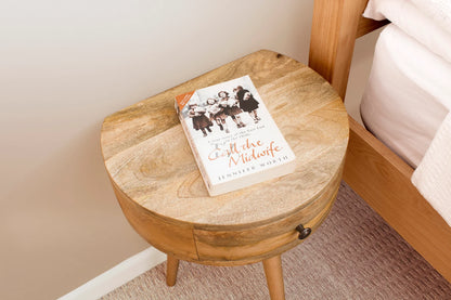 Μικρό Ημικυκλικό Κομοδίνο Μασίφ Ξύλο Μανγκο με Συρτάρι IN3279